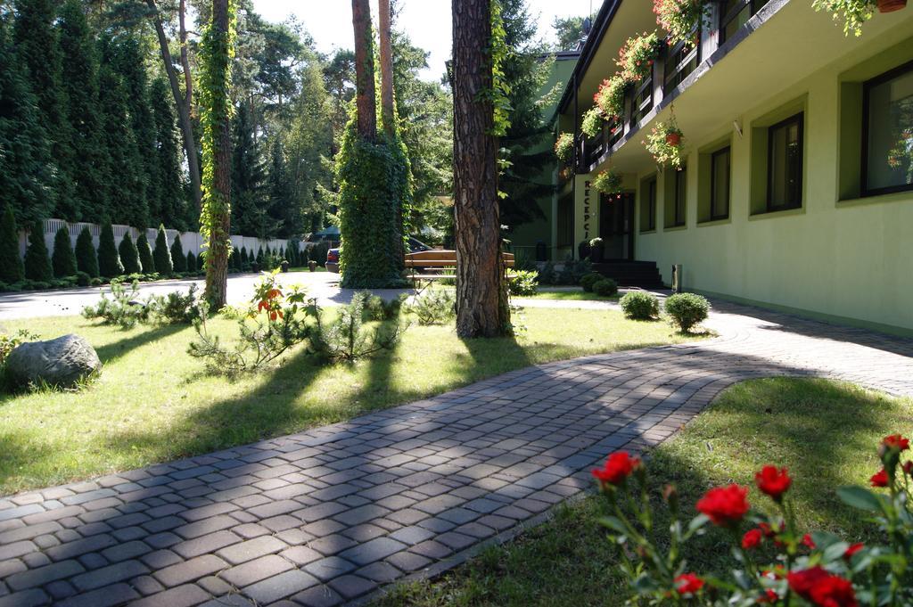Hotel Graf Łask Exterior foto