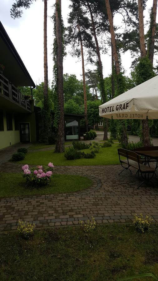 Hotel Graf Łask Exterior foto